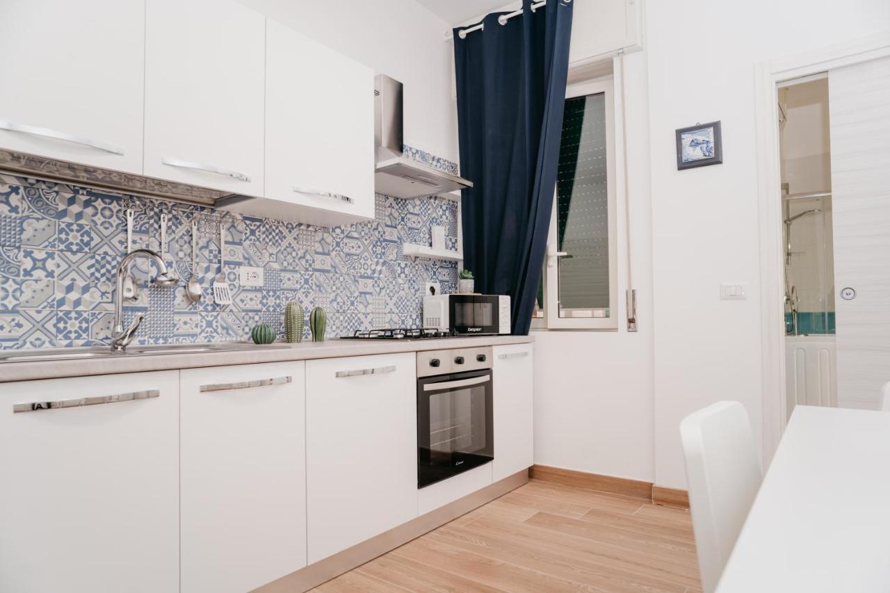 ナポリBrombeis Fantastica By Casa Napoletana - Town Centerアパートメント エクステリア 写真